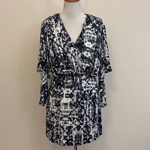 Parker Black & White Batwing Mini Dress Size Medium